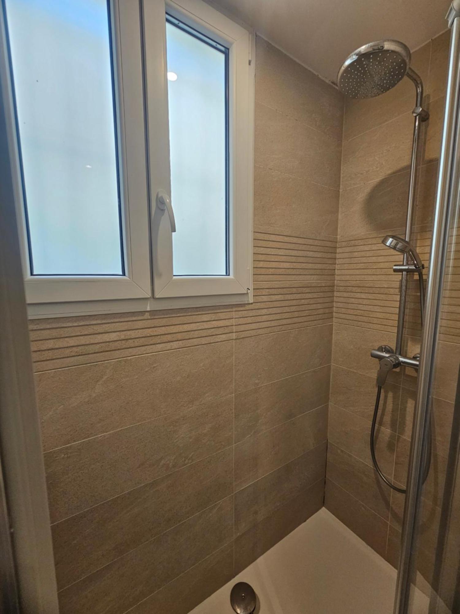 *Appartement Moderne/2 Minutes Du Metro* Saint-Ouen  Zewnętrze zdjęcie